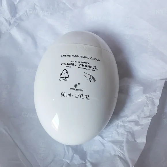 NEW Chanel La crème main Hand Cream - Picture 2 of 3